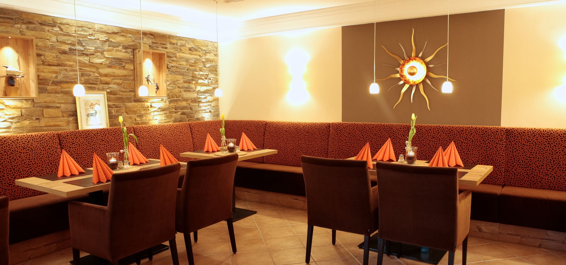 Gemütlicher Speisesaal im Hotel Fortuna